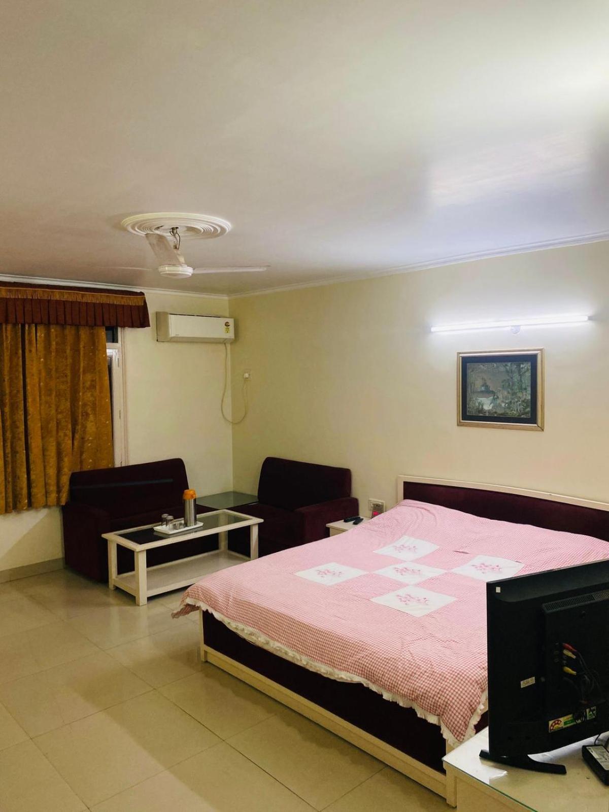 Hotel Mayur Deluxe ميروت المظهر الخارجي الصورة
